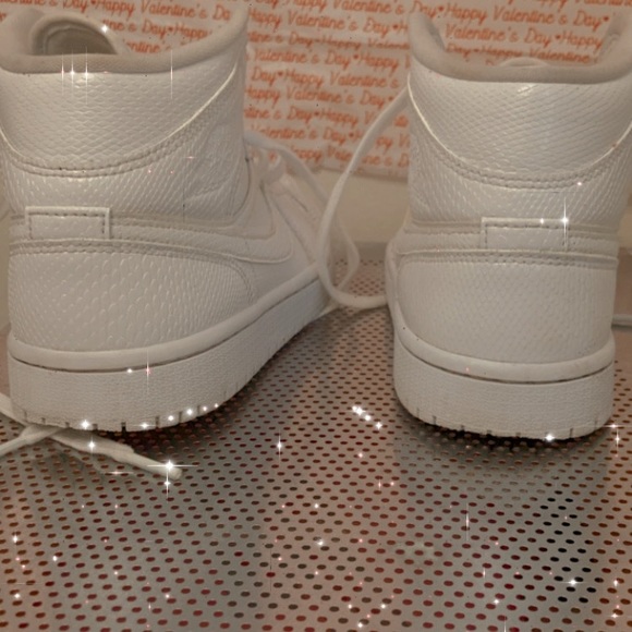 Shoes - Picture 2 of 4